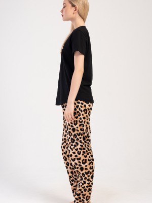 Woman Leopard Short Sleeve O Neck Pyjama Set Woman Leopard Short Sleeve O Neck Pyjama Set