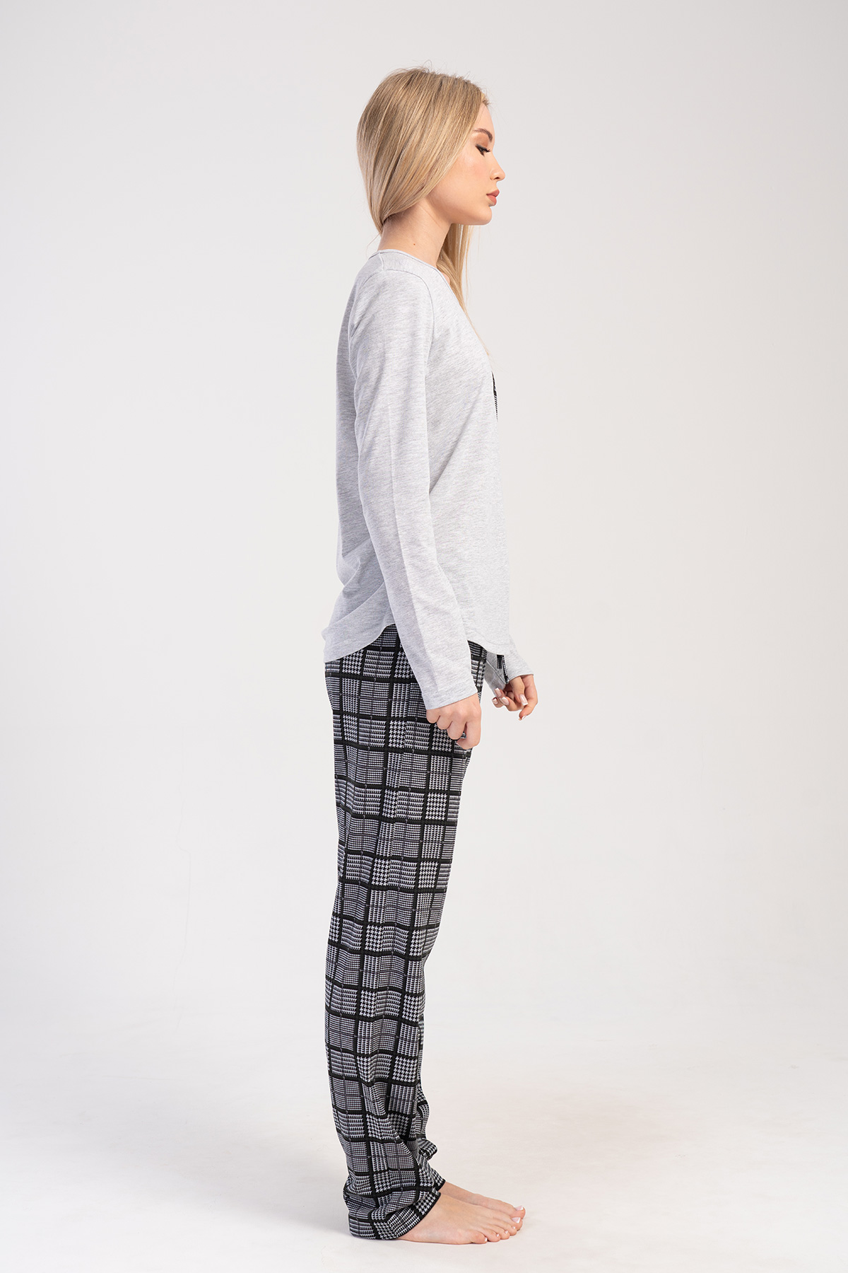 Woman Plaid Supreme Long Sleeve Pyjama Set Woman Plaid Supreme Long Sleeve Pyjama Set