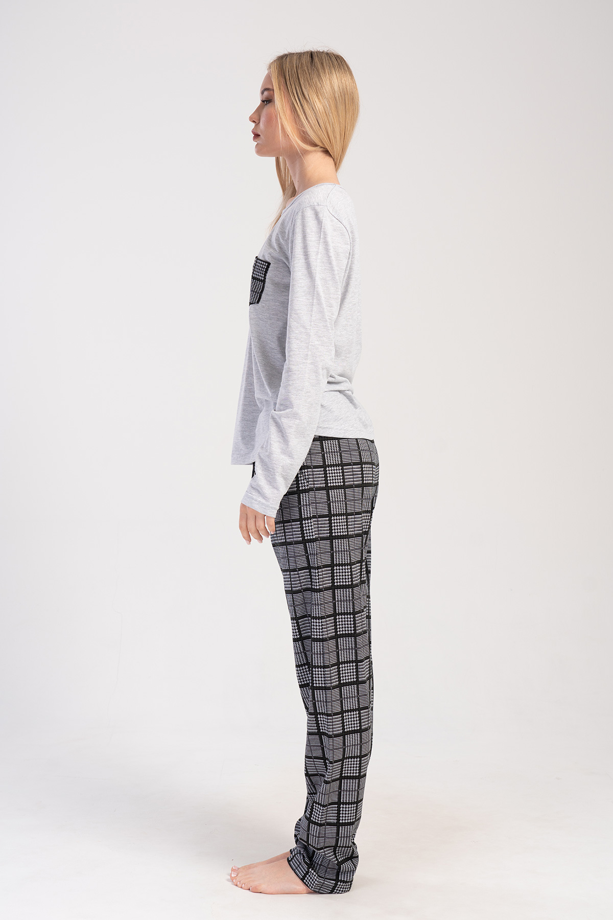 Woman Plaid Supreme Long Sleeve Pyjama Set Woman Plaid Supreme Long Sleeve Pyjama Set