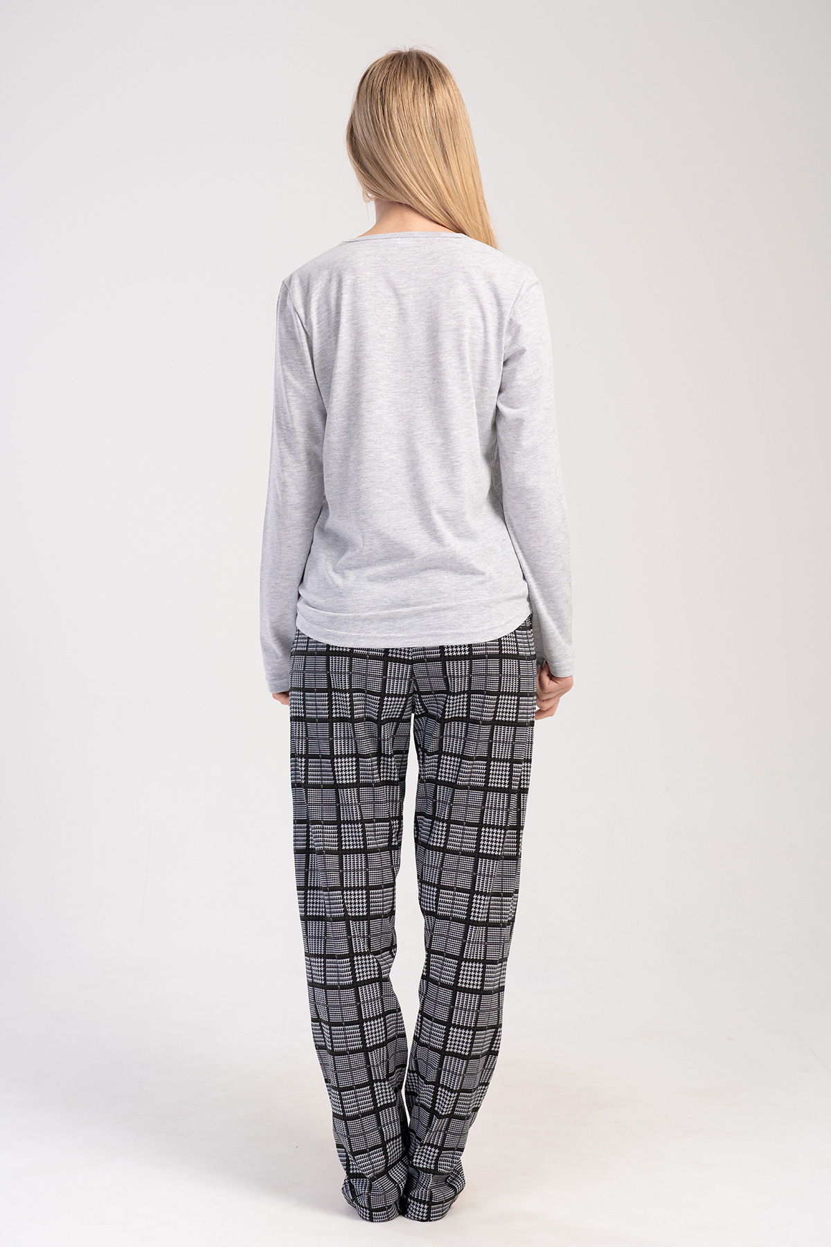 Woman Plaid Supreme Long Sleeve Pyjama Set Woman Plaid Supreme Long Sleeve Pyjama Set