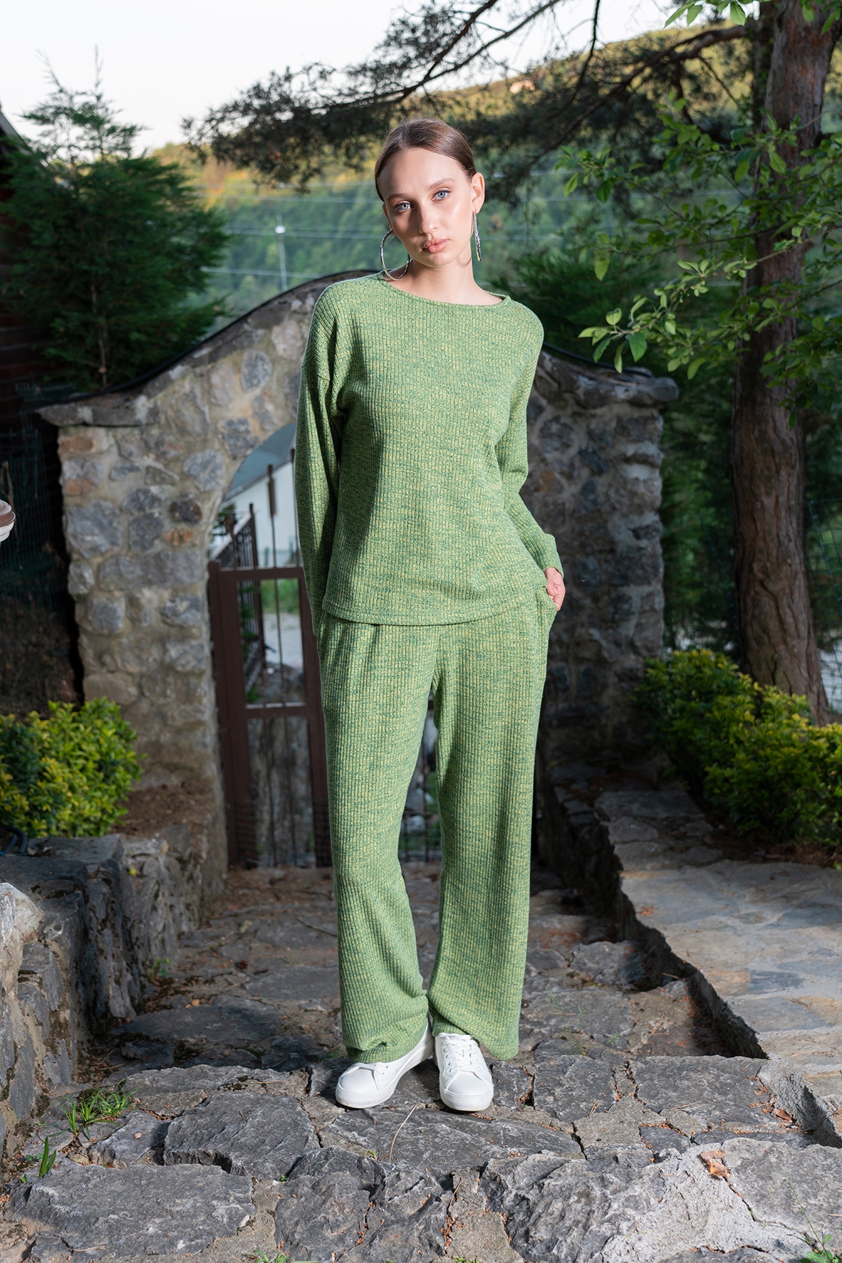 Woman Lycra Herbal Low Shoulder Pant Set Woman Lycra Herbal Low Shoulder Pant Set