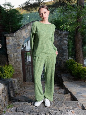 Woman Lycra Herbal Low Shoulder Pant Set Woman Lycra Herbal Low Shoulder Pant Set