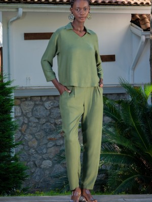 Woman Walen Viscon Shirt V Neck Pant Set Woman Walen Viscon Shirt V Neck Pant Set