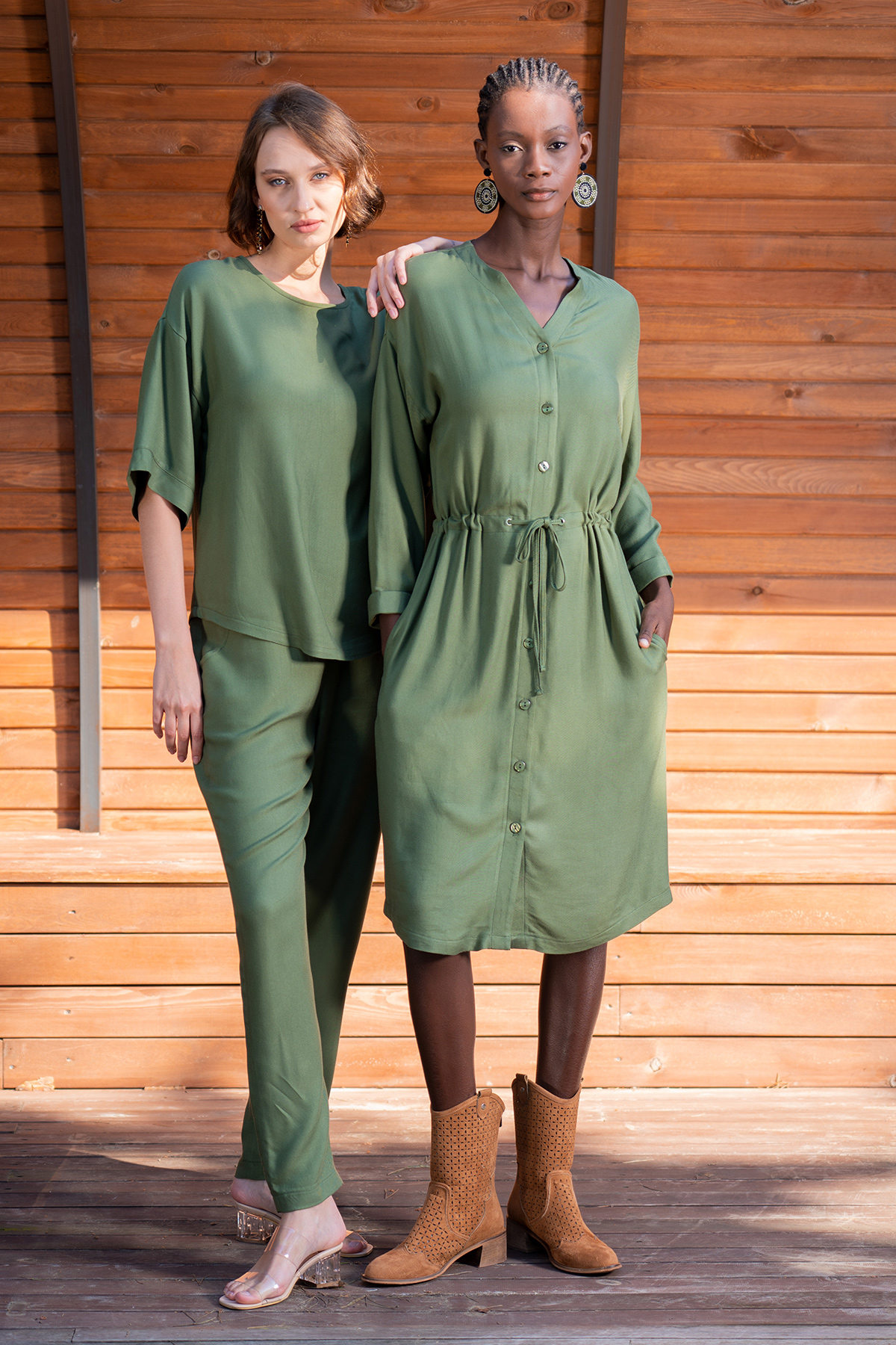 Woman Walen Viscon V Neck Dress Woman Walen Viscon V Neck Dress