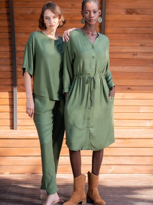Woman Walen Viscon V Neck Dress Woman Walen Viscon V Neck Dress