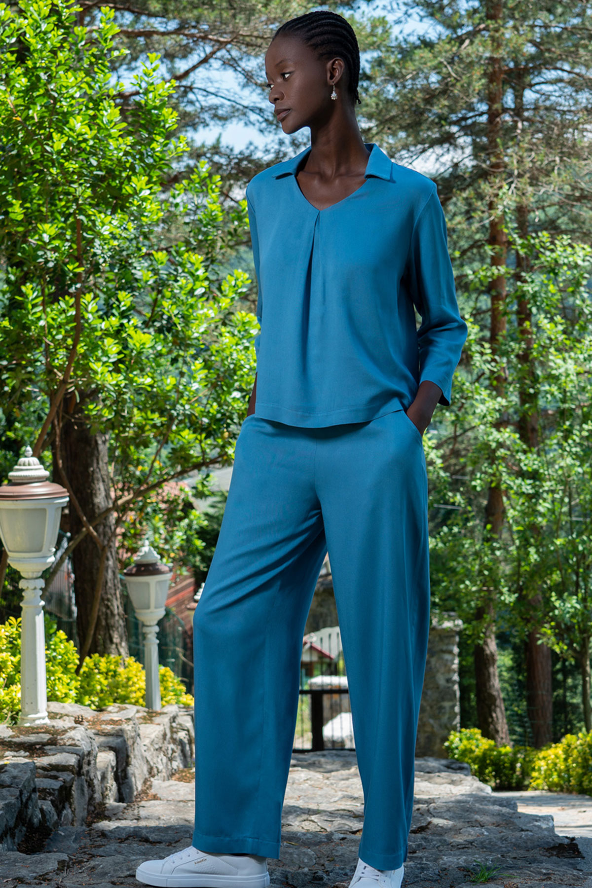Woman Sera Viscon Shirt V Neck Pant Set Woman Sera Viscon Shirt V Neck Pant Set