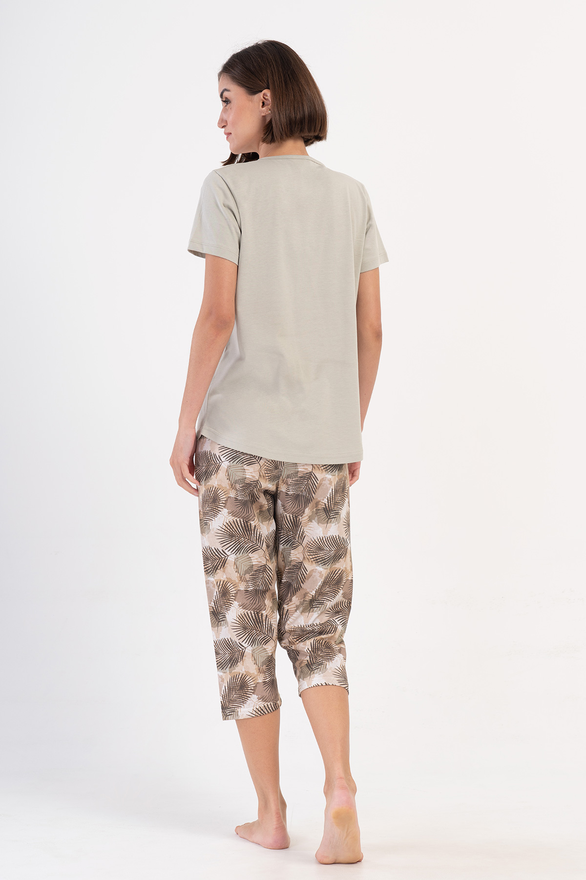 Woman Supreme Pine Capri Set Woman Supreme Pine Capri Set