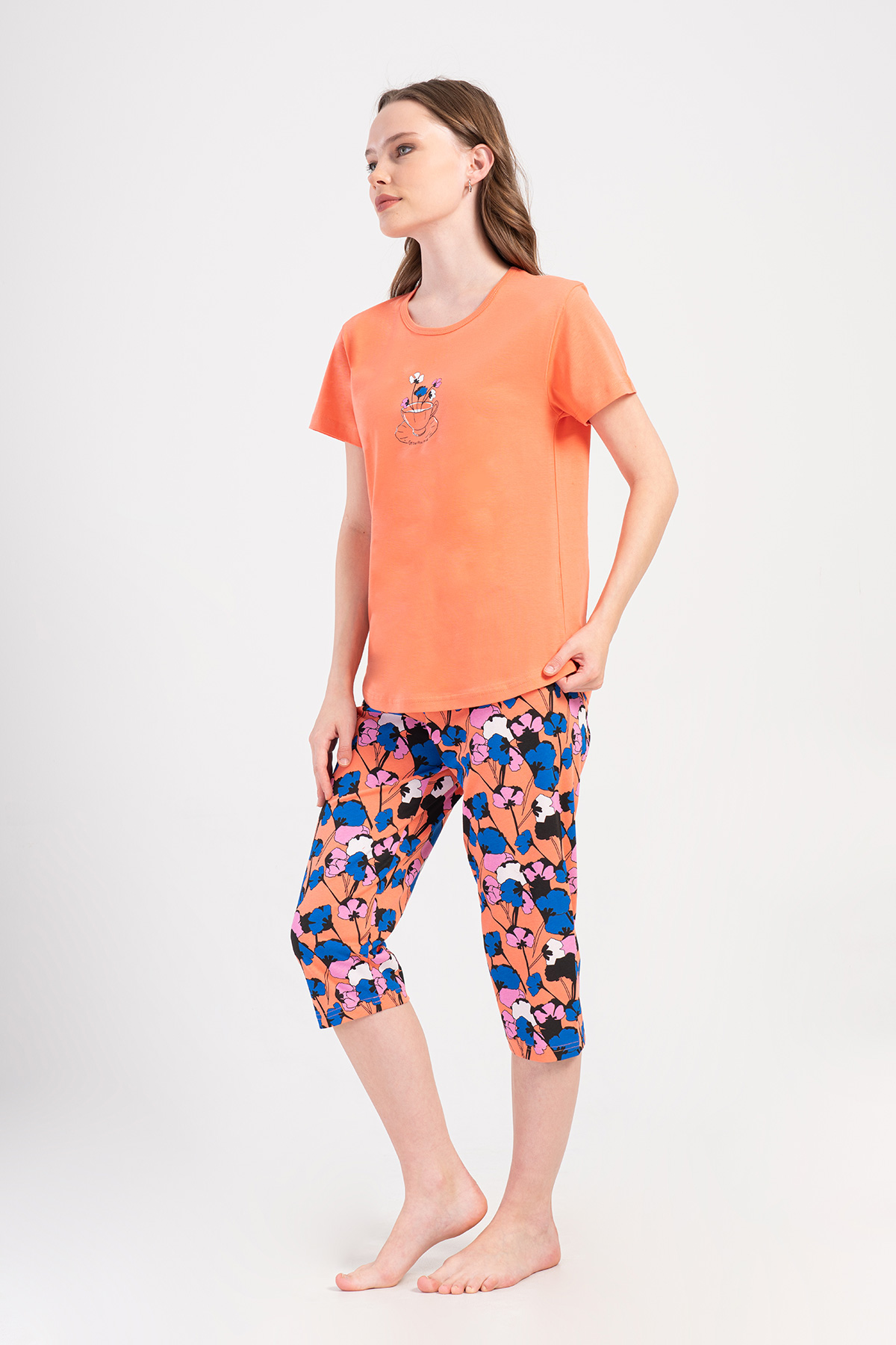 Woman Supreme Saqa Capri Set Woman Supreme Saqa Capri Set