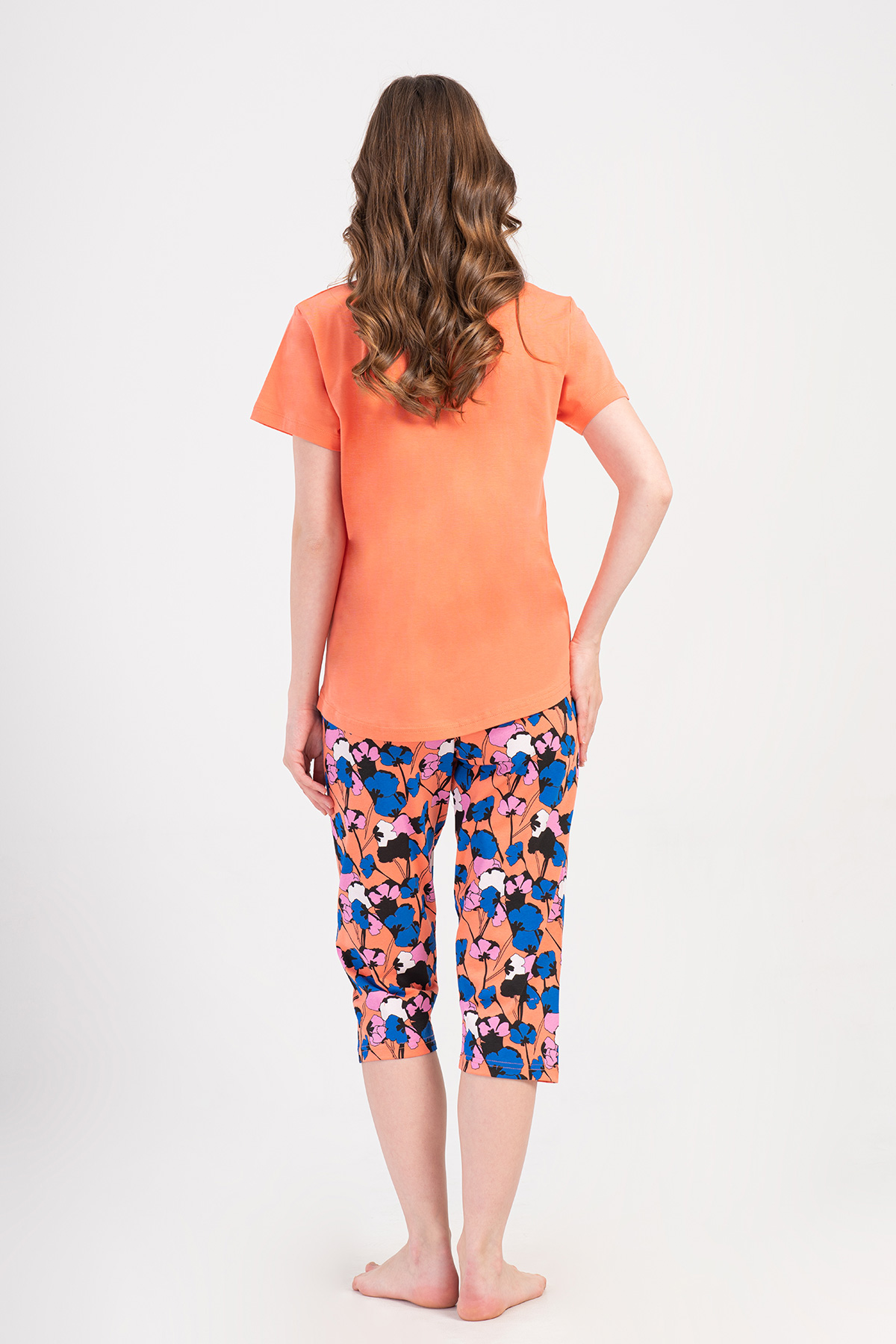 Woman Supreme Saqa Capri Set Woman Supreme Saqa Capri Set