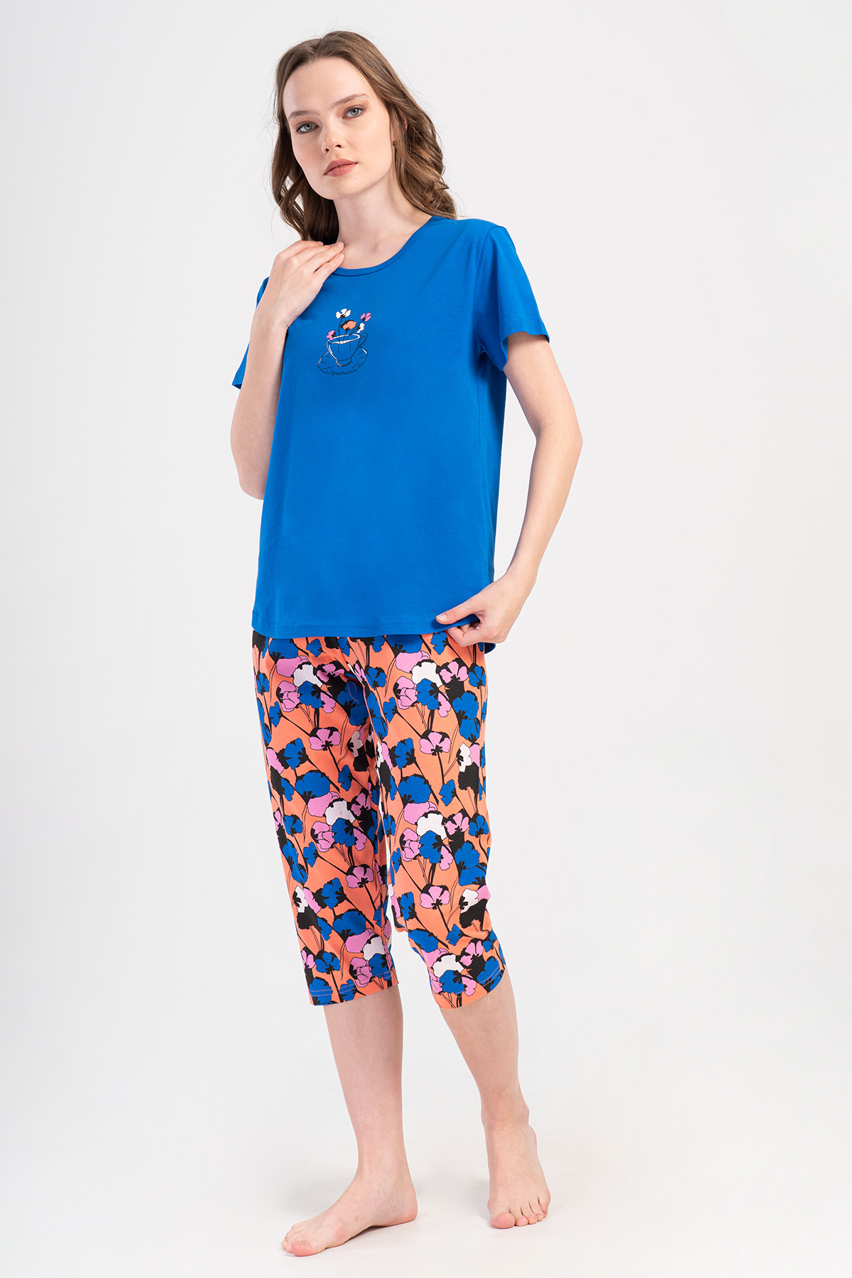 Woman Supreme Saqa Capri Set Woman Supreme Saqa Capri Set