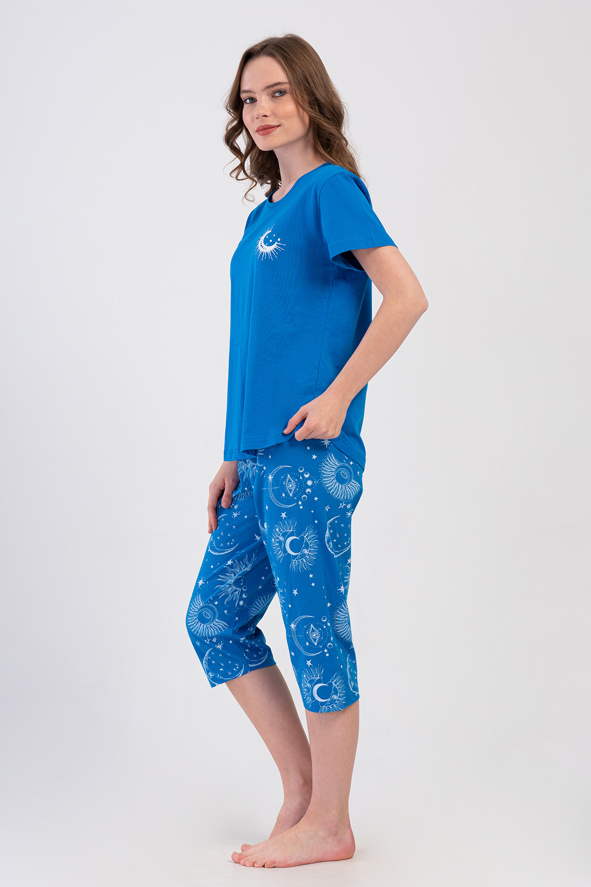 Woman Nighty Sax Capri Set Woman Nighty Sax Capri Set