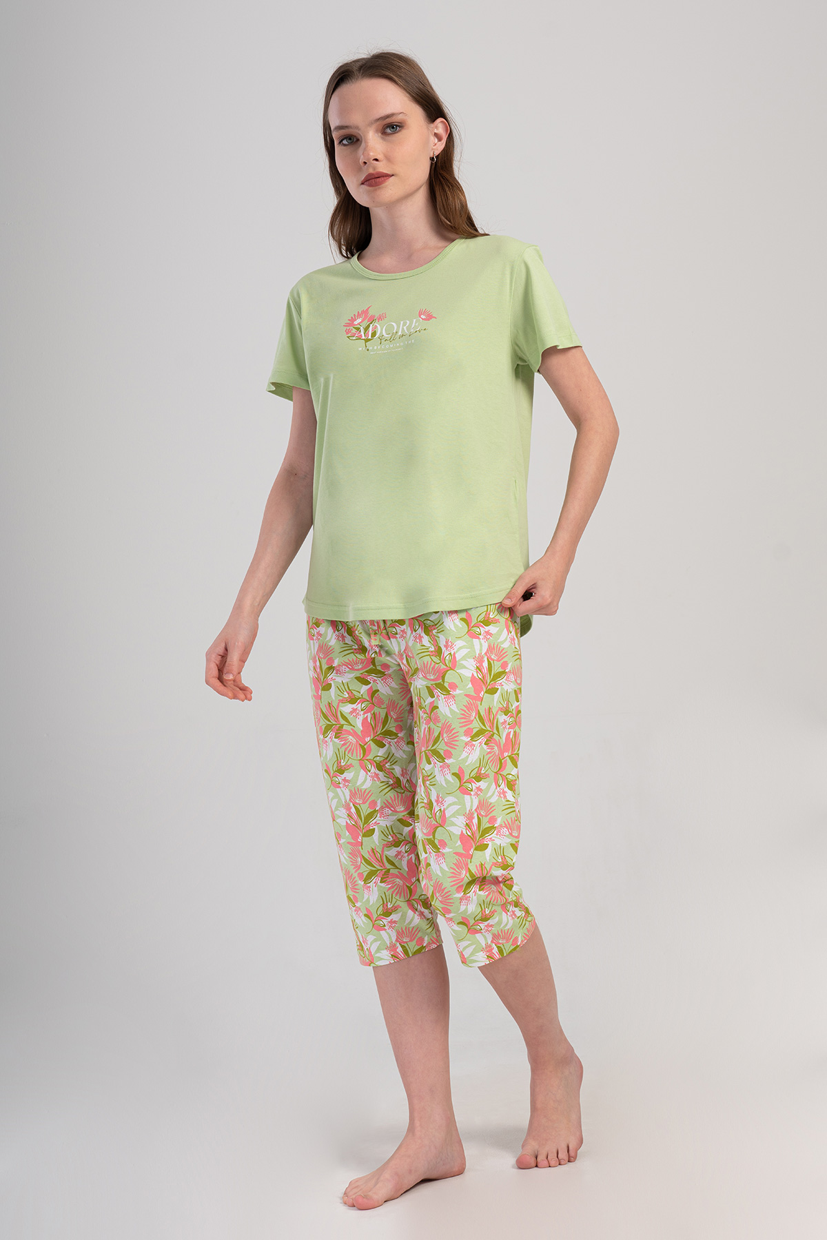 Woman Supreme Lase Capri Set Woman Supreme Lase Capri Set