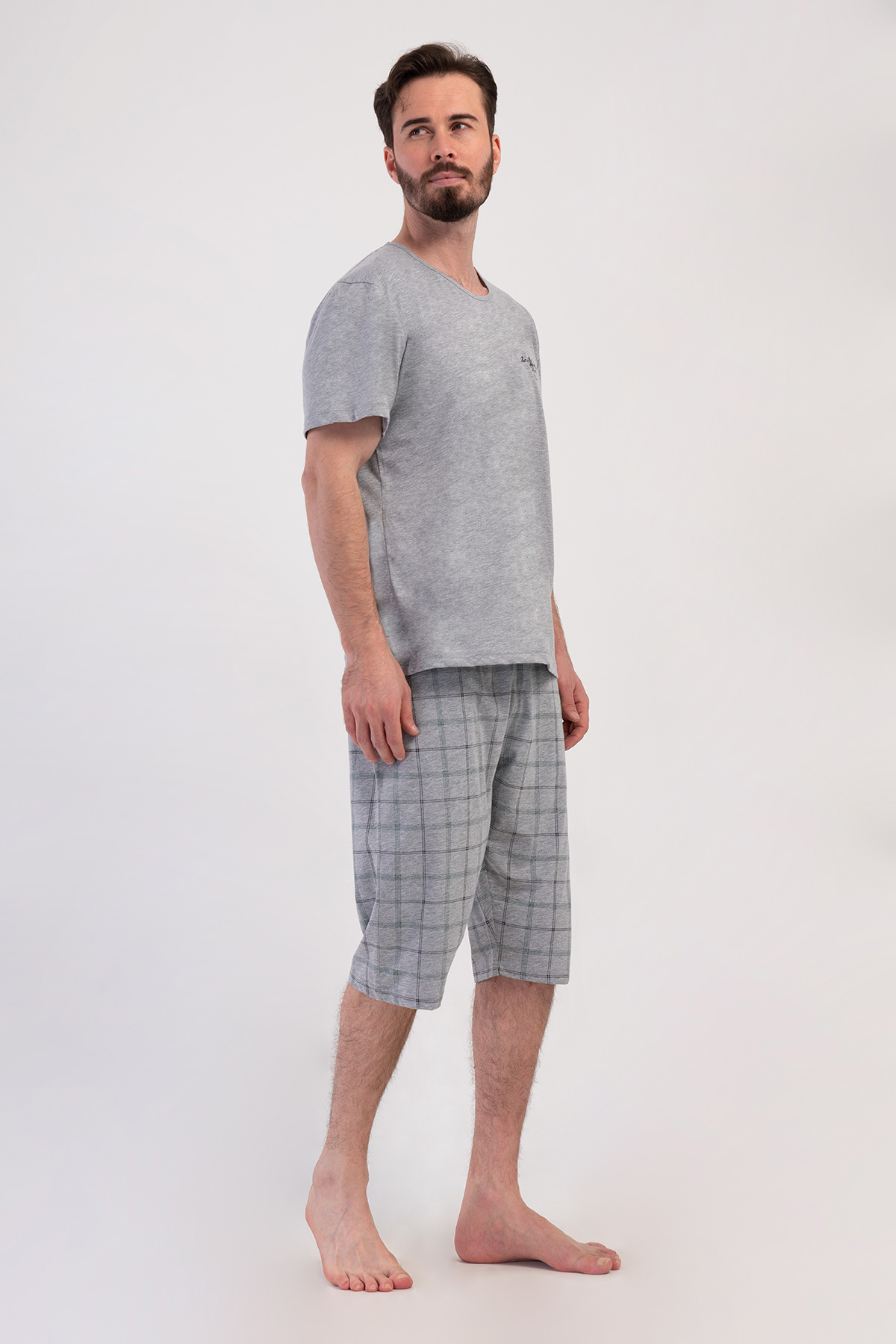 Man Supreme Evca Capri Set Man Supreme Evca Capri Set