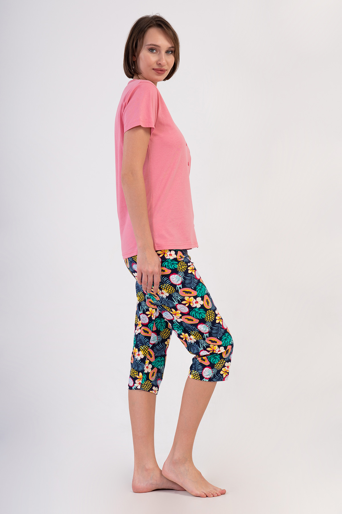 Woman Supreme Sola Buttoned Capri Set Woman Supreme Sola Buttoned Capri Set