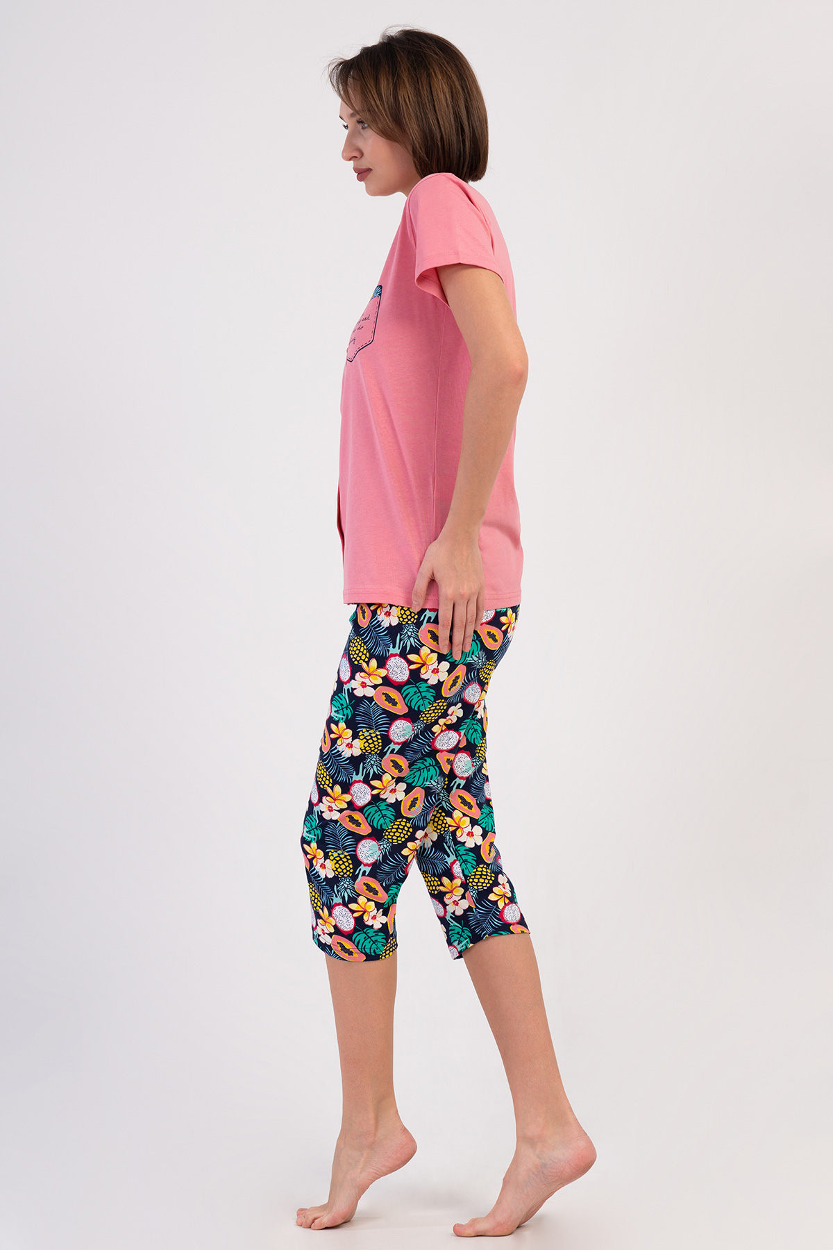 Woman Supreme Sola Buttoned Capri Set Woman Supreme Sola Buttoned Capri Set