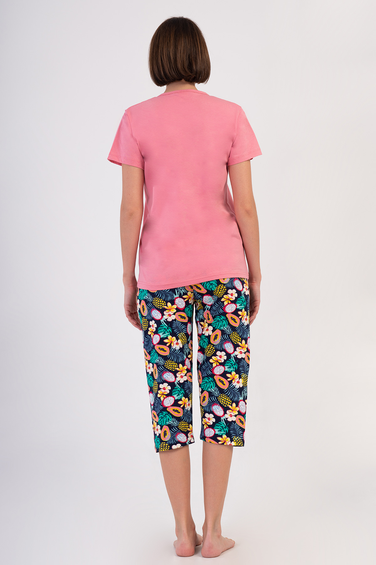 Woman Supreme Sola Buttoned Capri Set Woman Supreme Sola Buttoned Capri Set