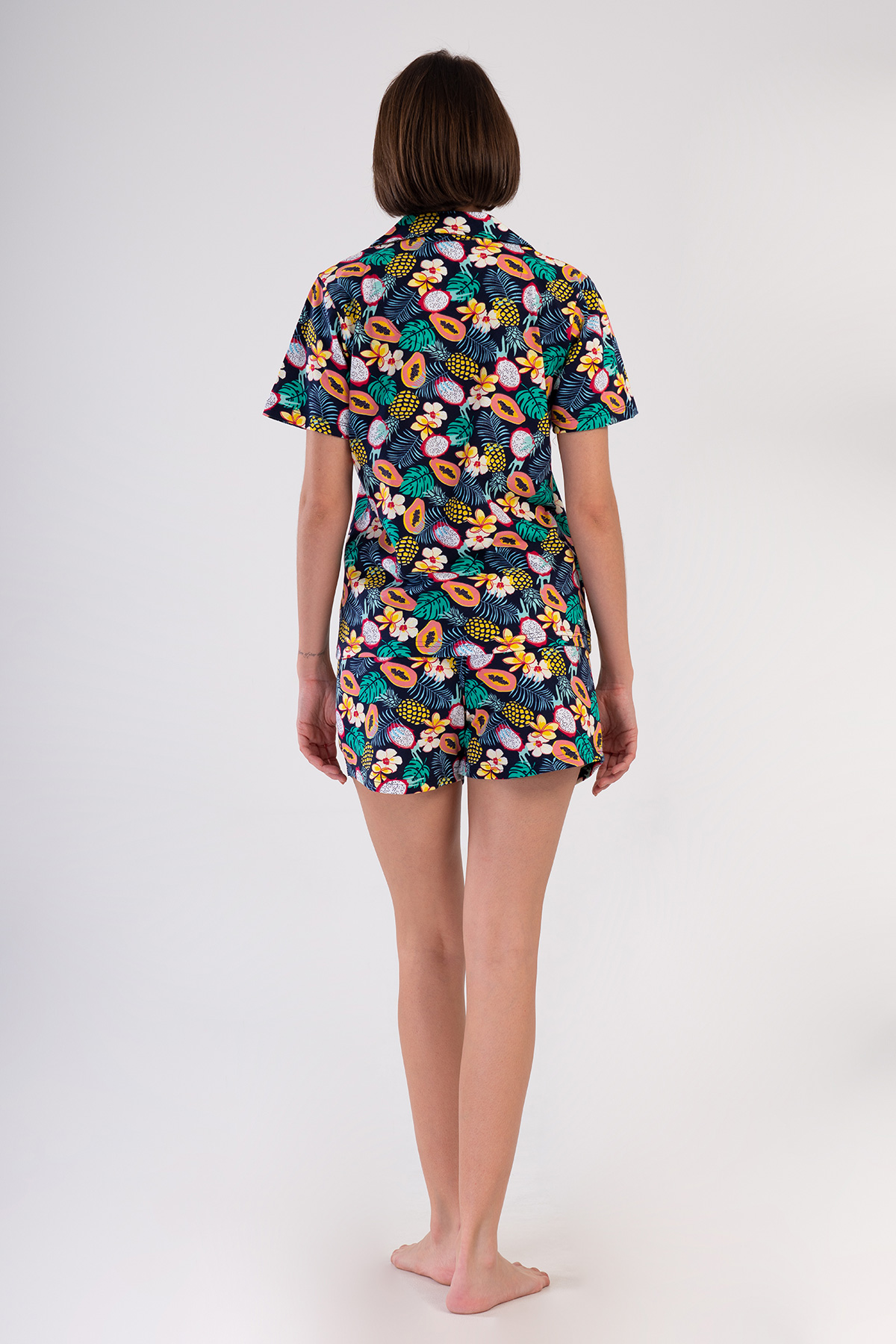 Woman Supreme Sola Buttoned Short Set Woman Supreme Sola Buttoned Short Set