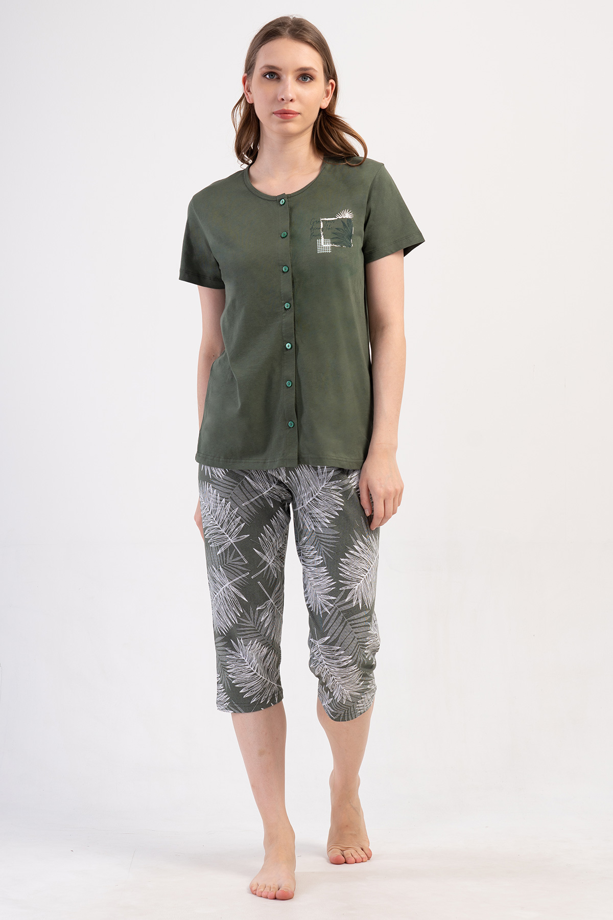 Woman Supreme Cena Buttoned Capri Set Woman Supreme Cena Buttoned Capri Set