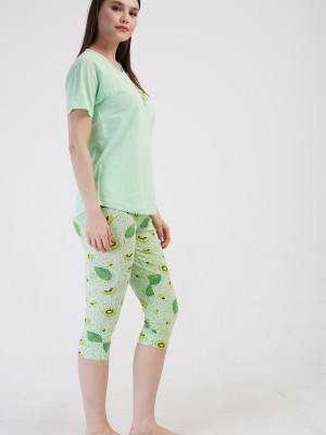 Woman Lycra Supreme Fruit Capri Set Woman Lycra Supreme Fruit Capri Set