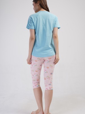 Woman Lycra Supreme Cenna Capri Set Woman Lycra Supreme Cenna Capri Set