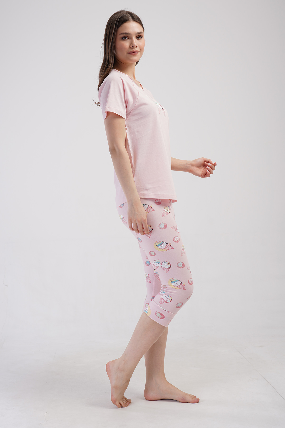 Woman Lycra Supreme Cenna Capri Set Woman Lycra Supreme Cenna Capri Set