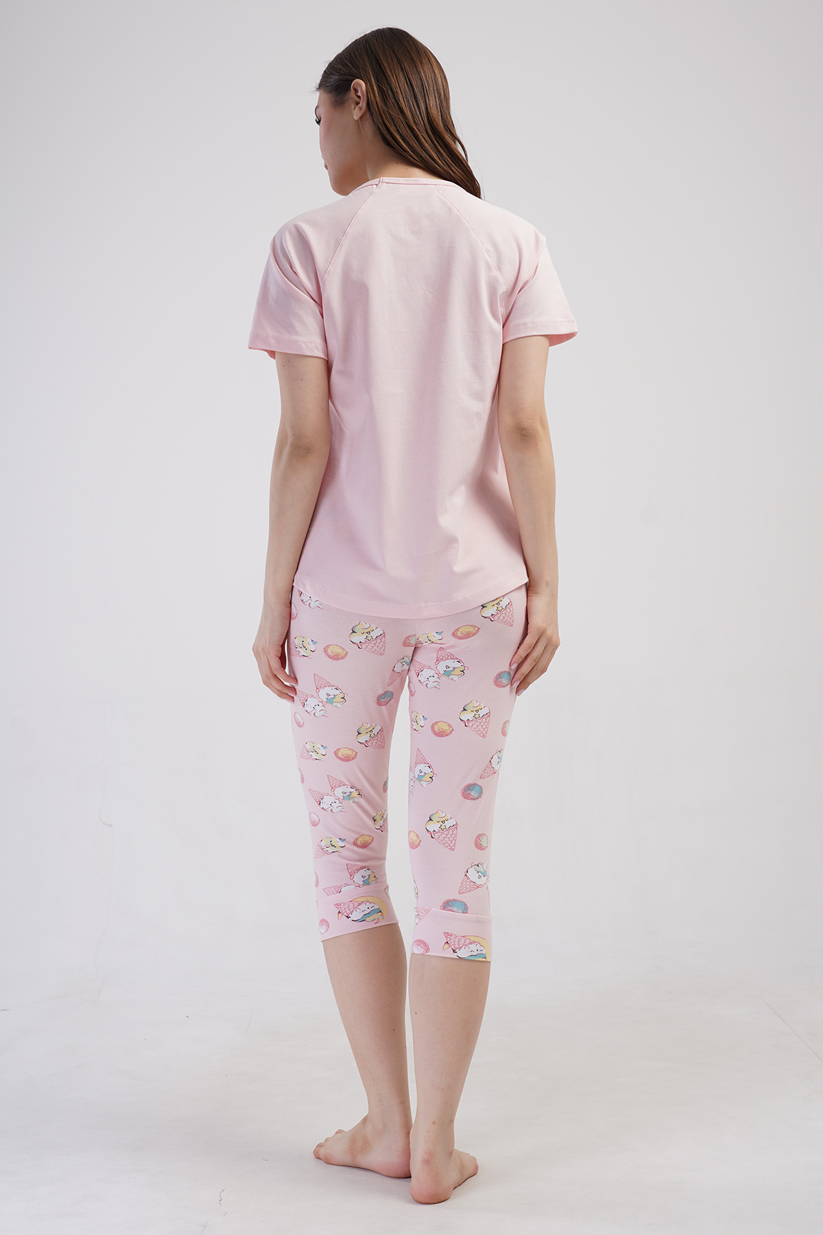 Woman Lycra Supreme Cenna Capri Set Woman Lycra Supreme Cenna Capri Set