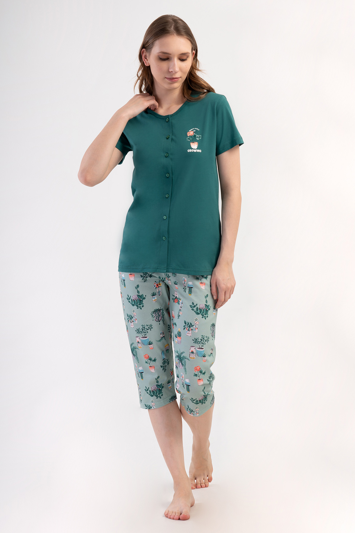 Woman Supreme Kima Buttoned Capri Set Woman Supreme Kima Buttoned Capri Set