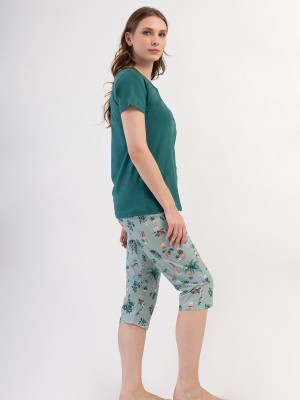 Woman Supreme Kima Buttoned Capri Set Woman Supreme Kima Buttoned Capri Set