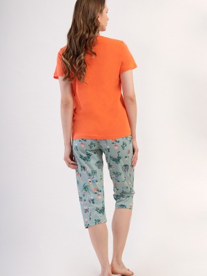 Woman Supreme Kima Buttoned Capri Set Woman Supreme Kima Buttoned Capri Set