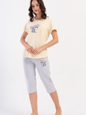 Woman Supreme Pose Capri Set Woman Supreme Pose Capri Set