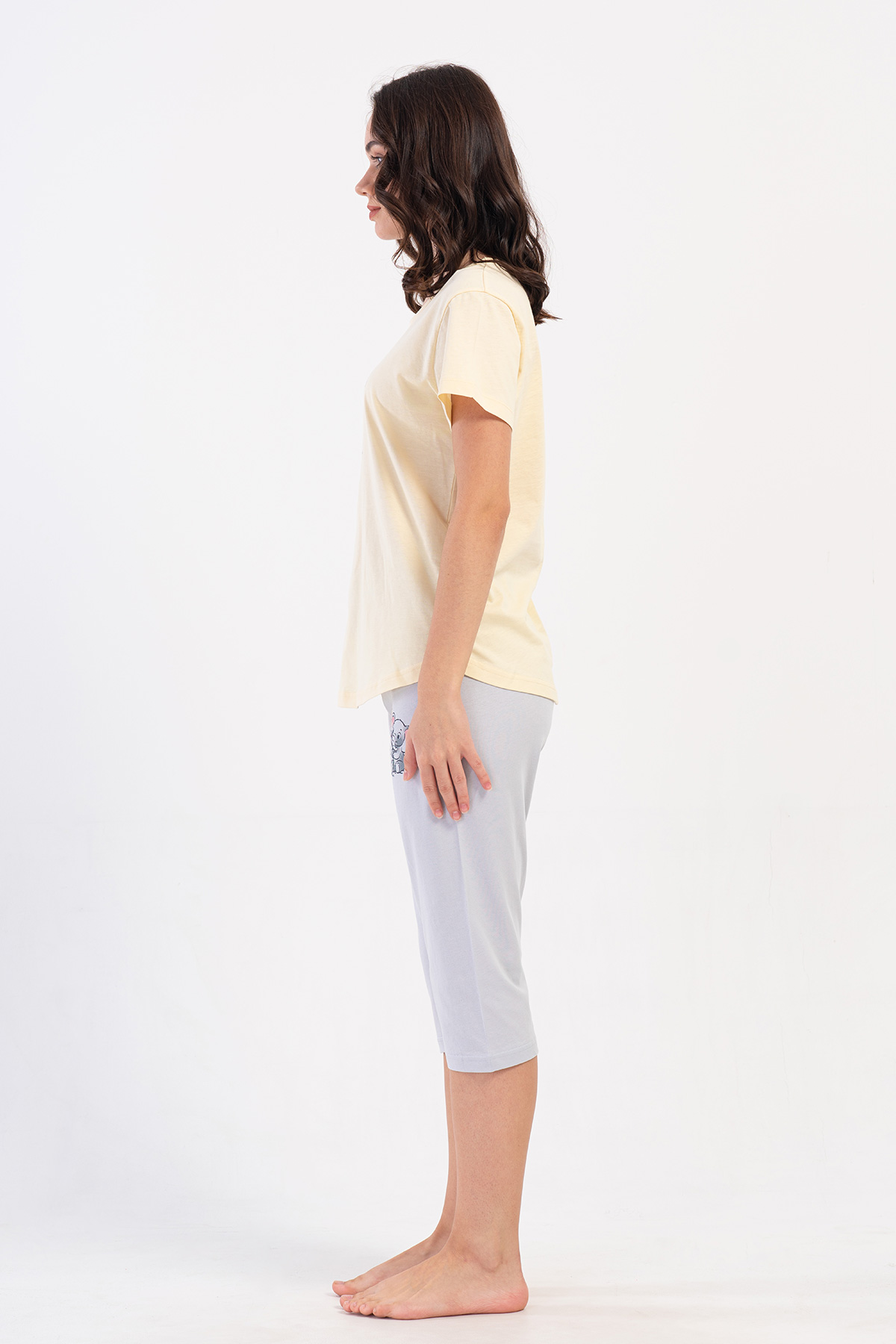 Woman Supreme Pose Capri Set Woman Supreme Pose Capri Set