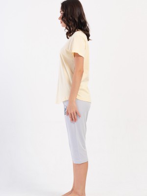 Woman Supreme Pose Capri Set Woman Supreme Pose Capri Set