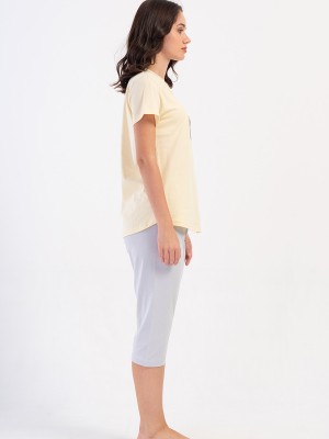 Woman Supreme Pose Capri Set Woman Supreme Pose Capri Set