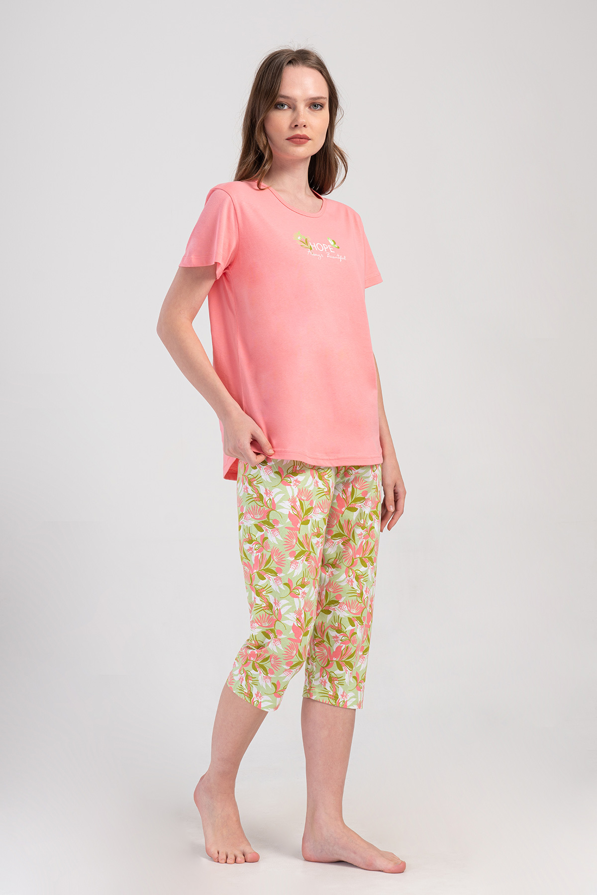 Woman Supreme Lase Short Sleeve Capri Set Woman Supreme Lase Short Sleeve Capri Set