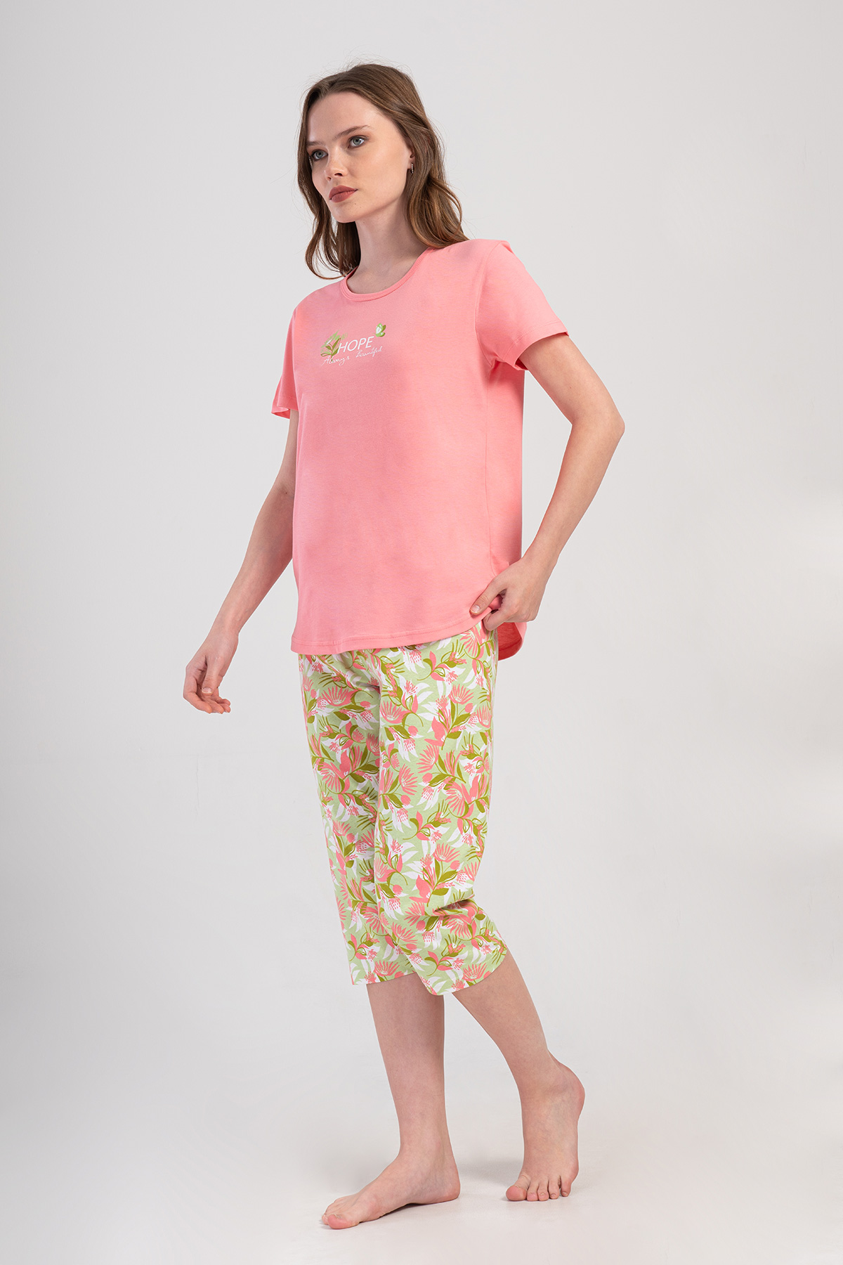 Woman Supreme Lase Short Sleeve Capri Set Woman Supreme Lase Short Sleeve Capri Set