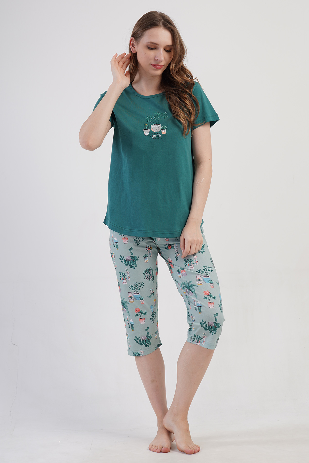 Woman Supreme Kima Short Sleeve Capri Set Woman Supreme Kima Short Sleeve Capri Set