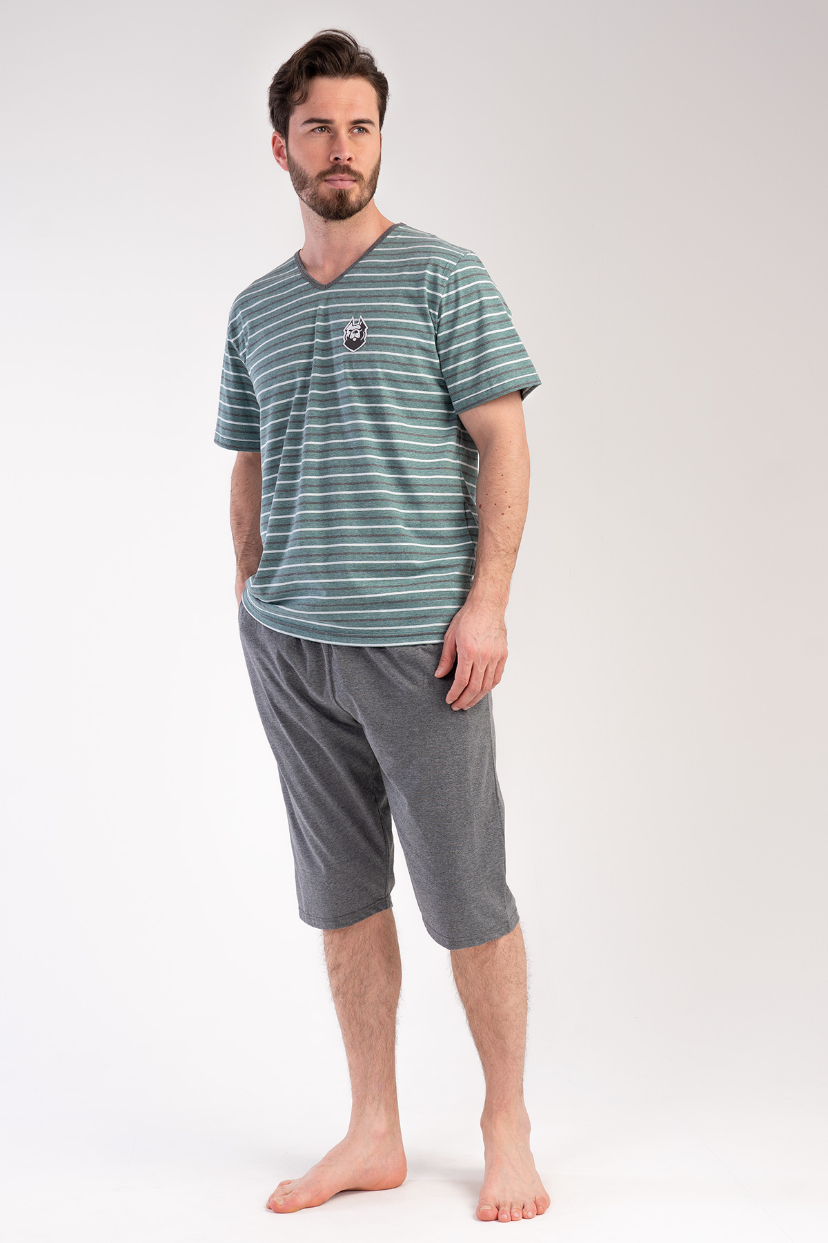 Man XXL Greenzone V Neck Capri Set