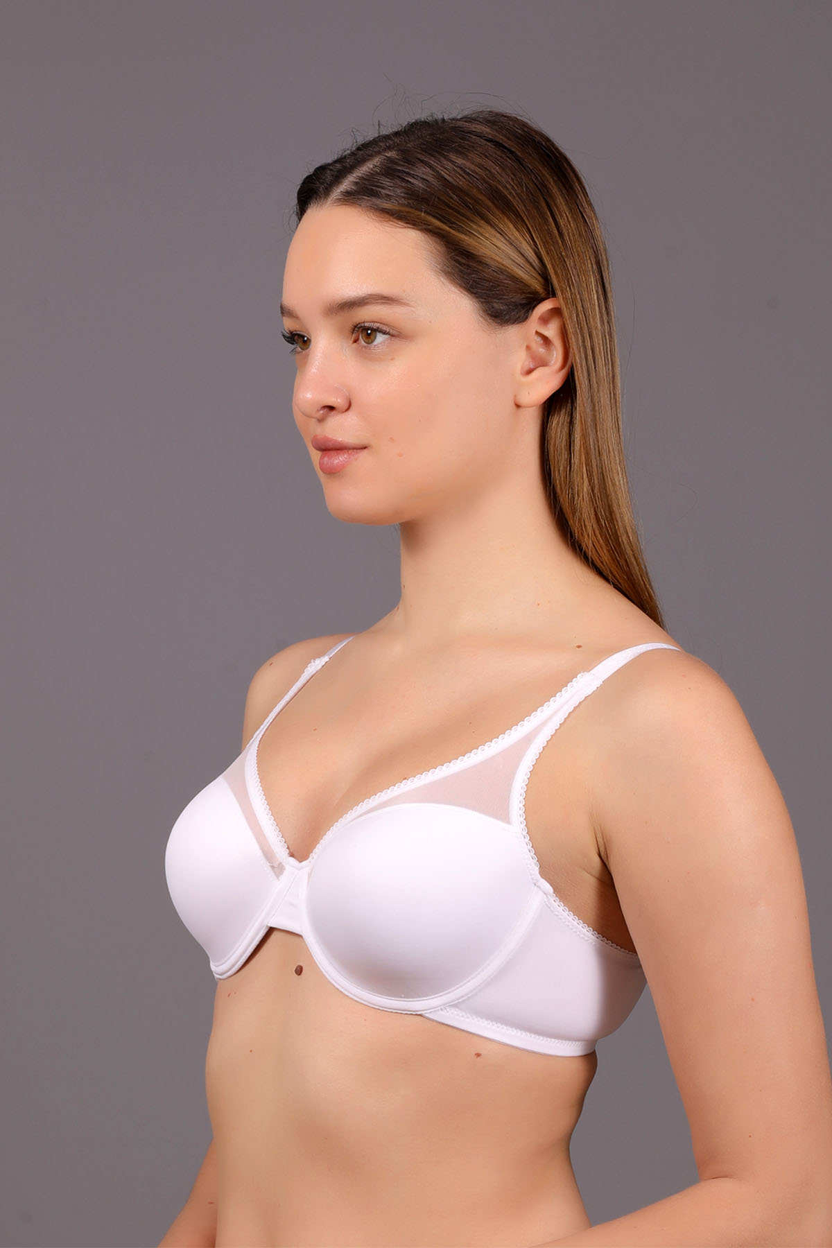 Woman No Push-Up Bra