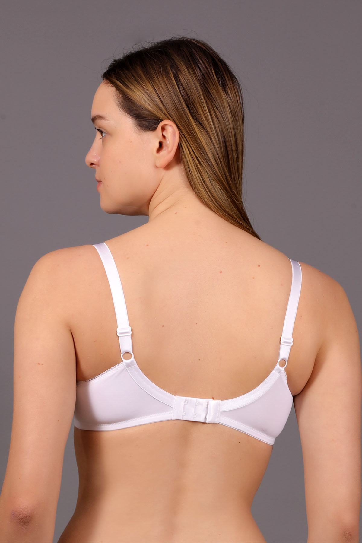 Woman No Push-Up Bra