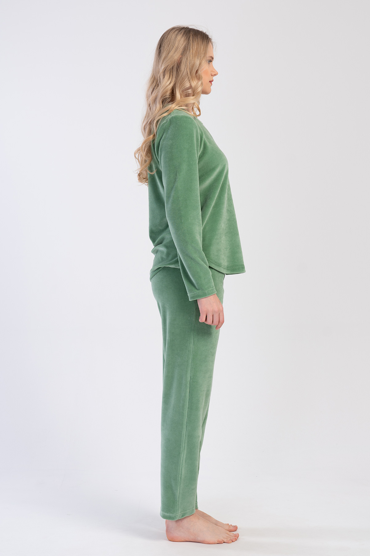 Woman Walve Velvet Pyjama Set