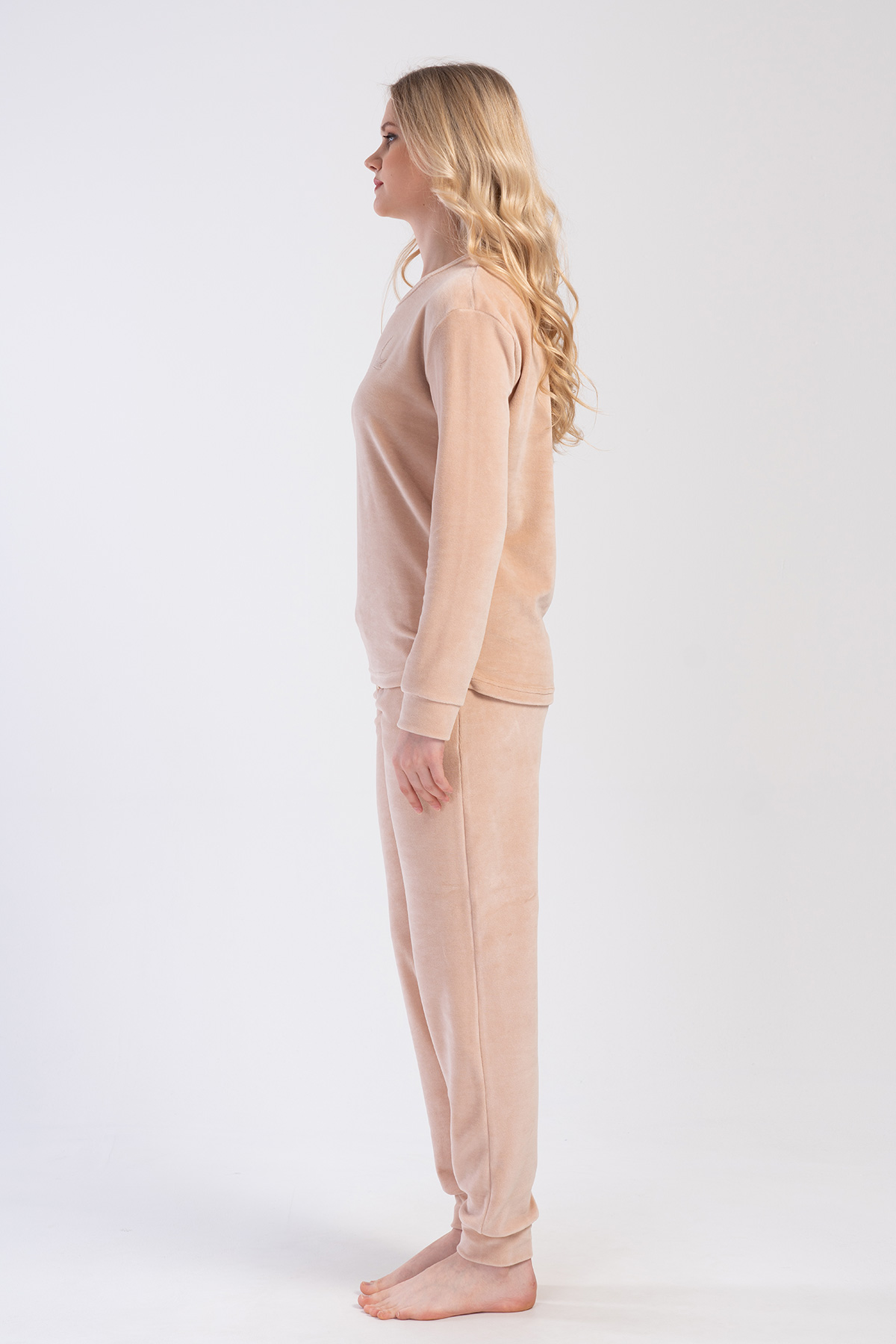 Woman Velvet Bellie Pocket Detail Pyjama Set