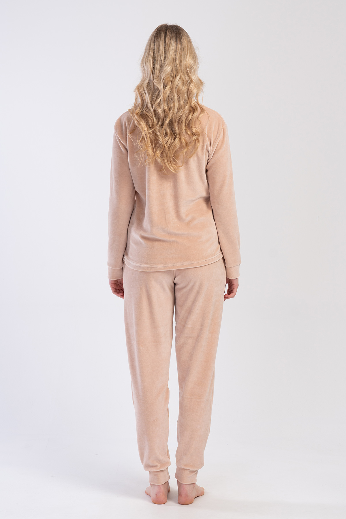 Woman Velvet Bellie Pocket Detail Pyjama Set