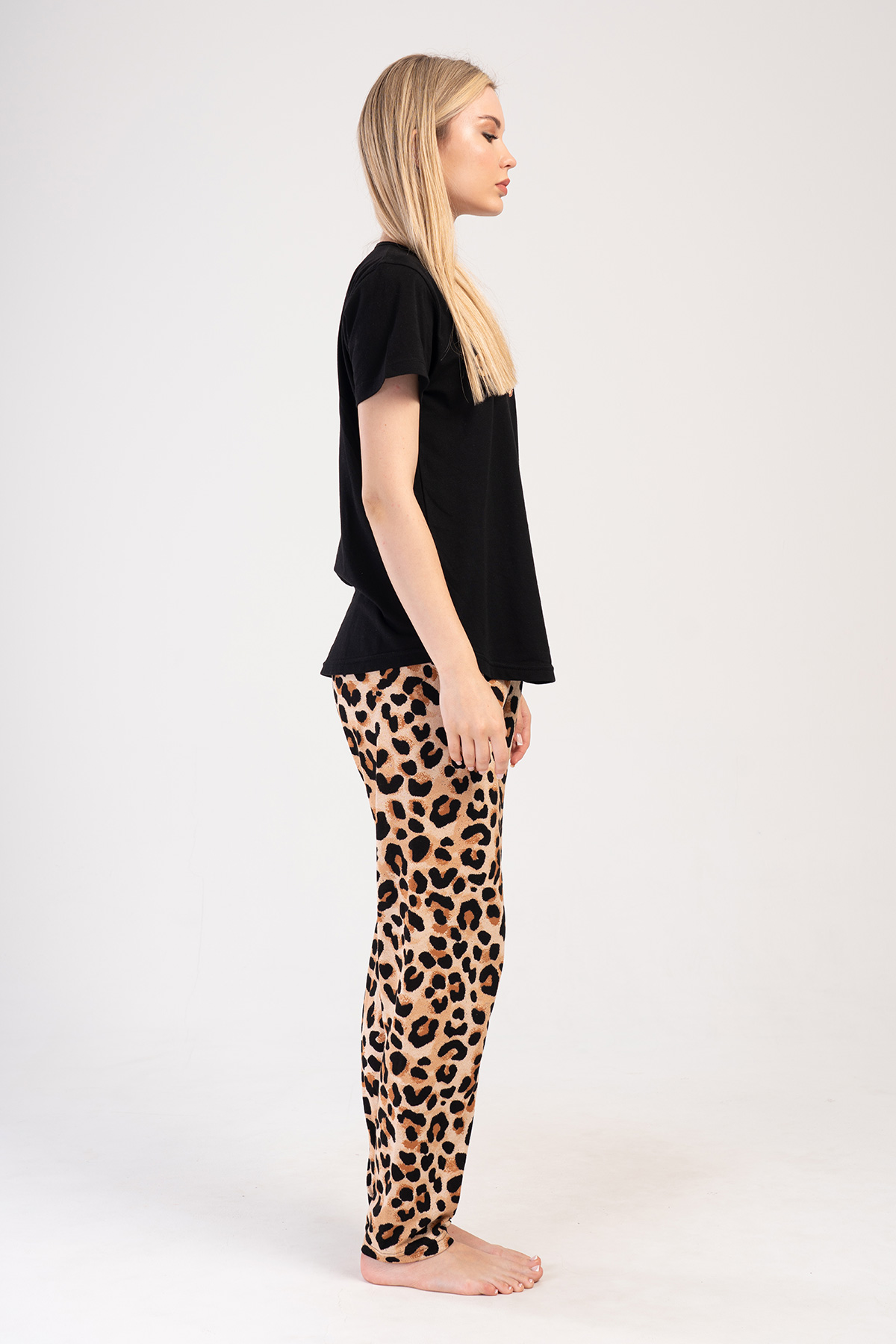 Woman Leopard Short Sleeve O Neck Pyjama Set