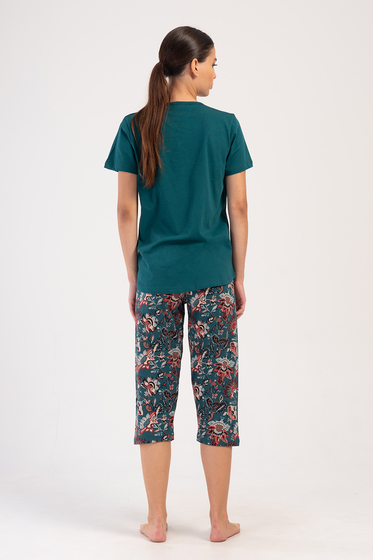 Woman Supreme Pine O Neck Capri Set